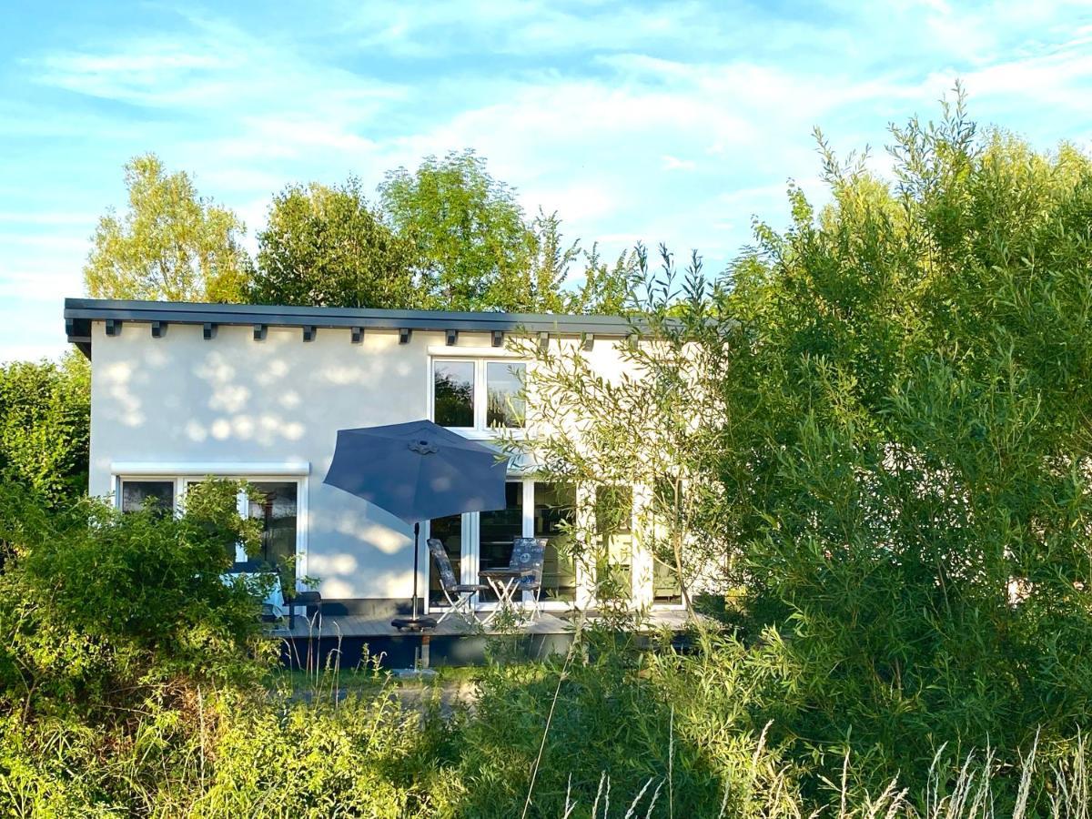 House Of Happiness Mit Seeblick Hungen Kültér fotó